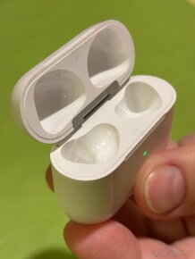 Nabíjecí pouzdro MagSafe pro AirPods 3 - 3