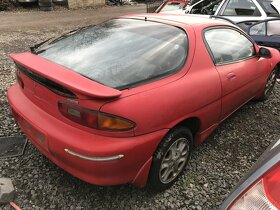 Mazda MX3 1996 díly z vozu - 3