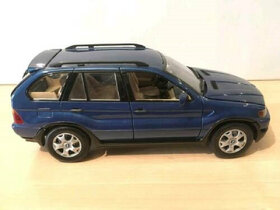 Model 1:18 BMW X5 Motormax metallic-blau - 3