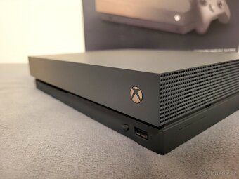 Xbox one X edition Gold - 3