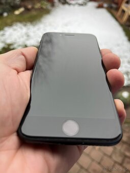 Prodám iPhone SE 2020 - 3