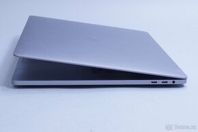 ZÁRUKA/MacbookPro 16" TB CTO/I9 2.3GHZ/16GB RAM/1TB SSD - 3