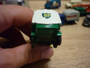 MATCHBOX RW PETROL TANKER NO 25 - 3