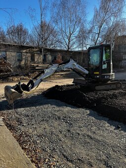 Bobcat 2,5 tuny XL pronájem/prodej - 3