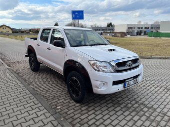 Toyota Hilux 2.5 TD naj: 69837 km - 3