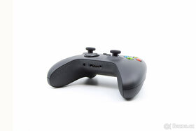 Microsoft Xbox One Wireless Controller - 3
