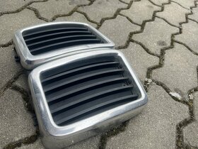 bmw e23 ledviny grill - 3