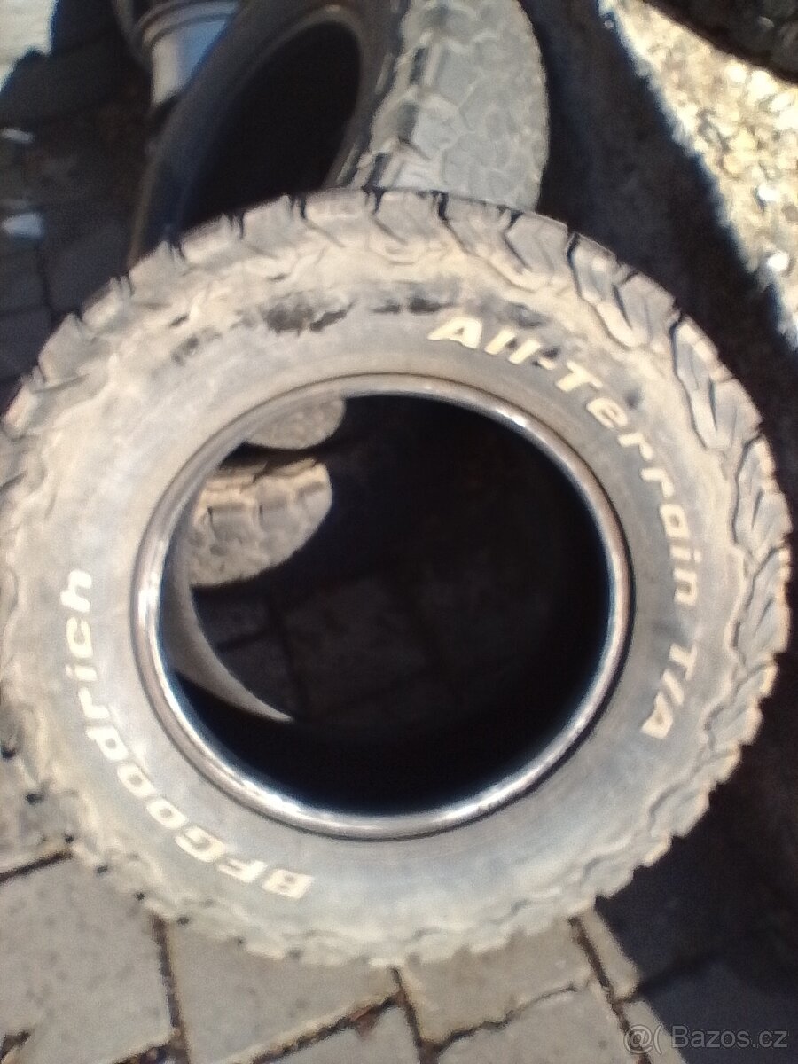 Offroad pneu 245/70 r16