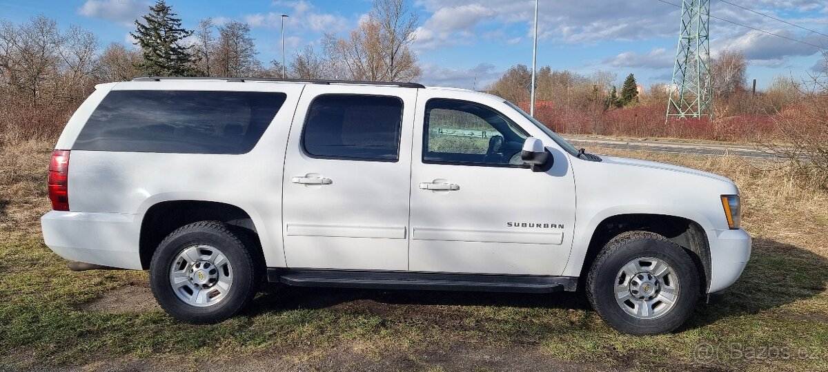 Chevrolet Suburban HD 2500 6.0 V8 4x4