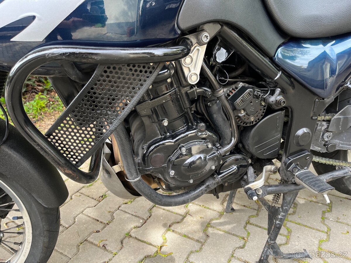 Triumph Tiger 885i,Servisní knížka