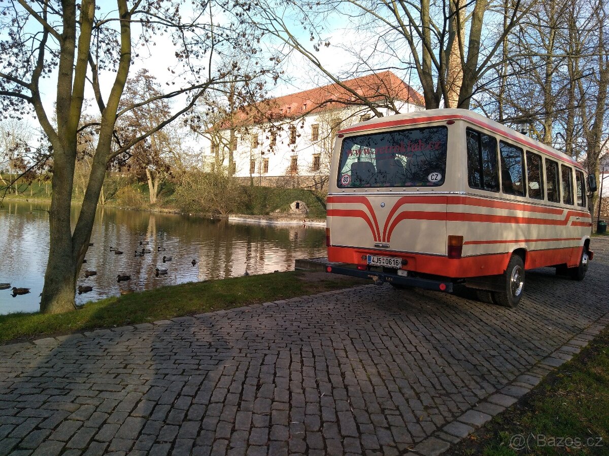 Veterán, historický autobus