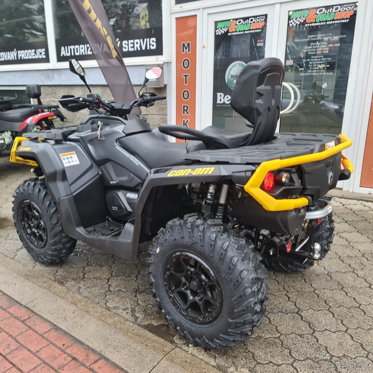 CAN-AM Outlander Max 650 XT-P ABS MY23, PŘEDVÁDĚCÍ,jen 10 km