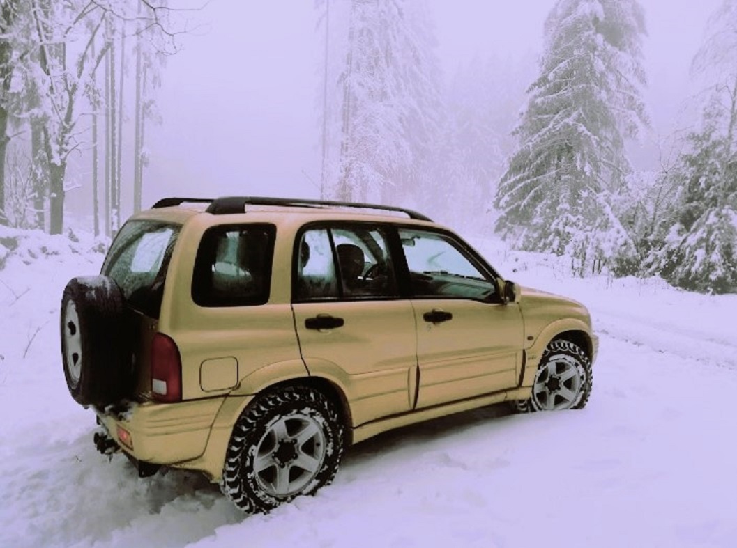 Pěkná Suzuki Grand Vitara 2.4 V6 4x4