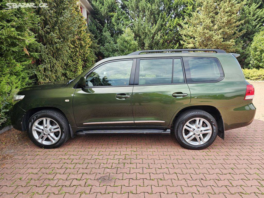 Toyota Land Cruiser 200 V8 4.5 D4-D,ČR,2.Majitel,Serviska,Ta