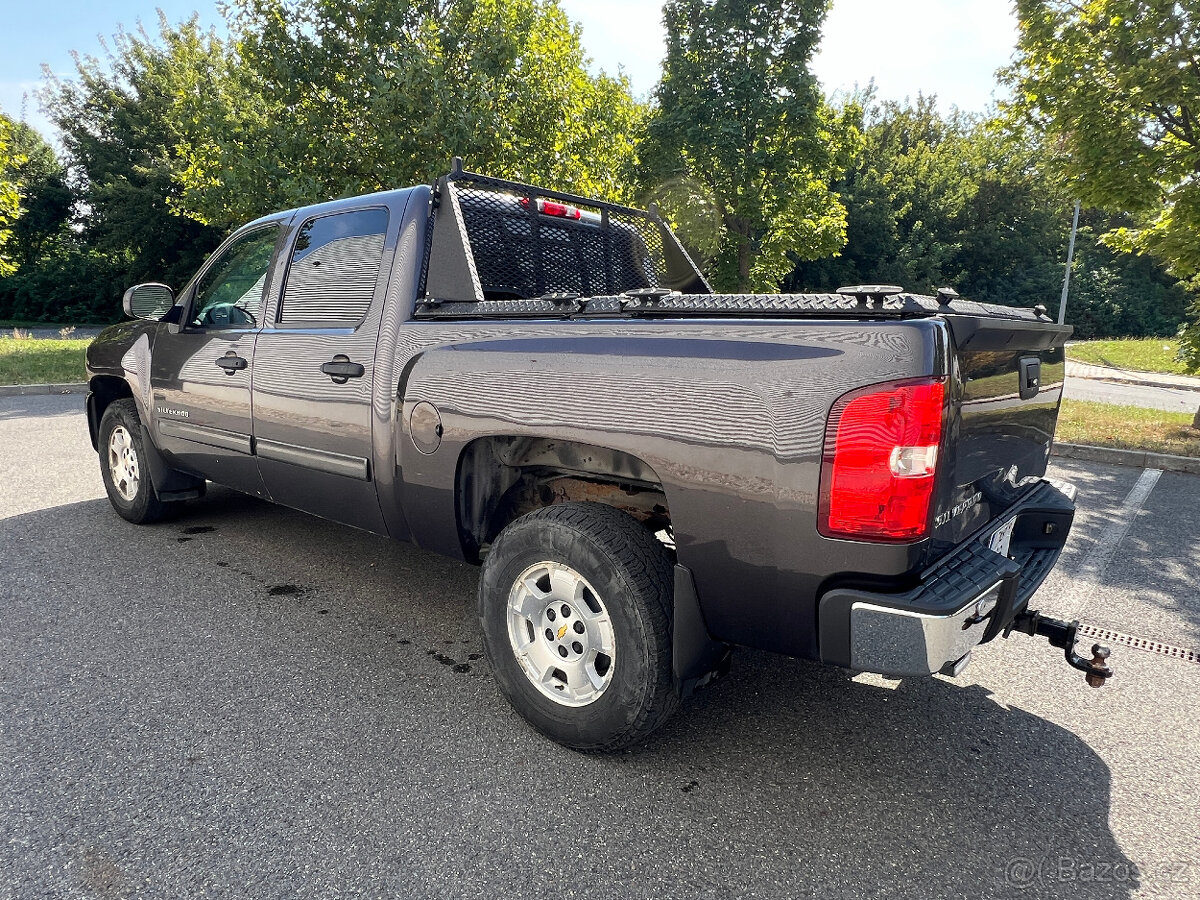 Chevrolet Silverado 5.3 V8, 4x4, LPG, tažné 3500 kg