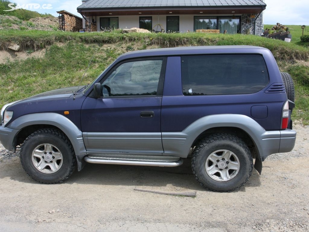 TOYOTA LAND CRUISER 3.0d 4x4 manual