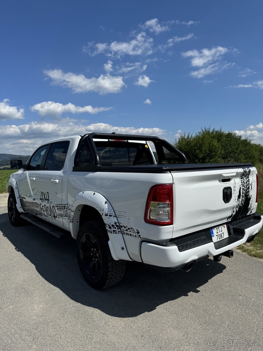 Dodge ram 1500 4x4 5.7 hemi LPG