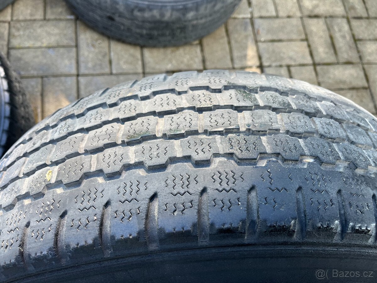 4x plechový disky VW 5x120 R16, pneu