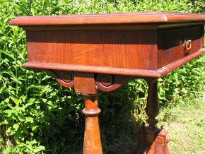Starožitný stolek - 4
