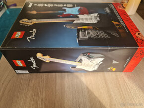 LEGO® Ideas 21329 Fender Stratocaster - 4