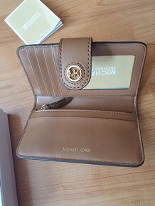 Peněženka Michael Kors charm bifold - 4