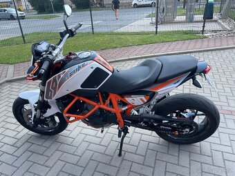 KTM duke 690 - 4