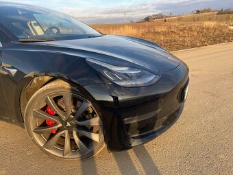 Tesla Model 3 Performance - 4