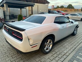 Dodge Challenger 3.6  V6  2017  lehce bourany - 4