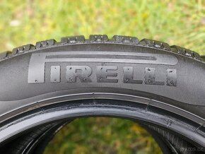 2x Zimní pneu Pirelli Sottozero Winter - 215/55 R17 XL - 75% - 4