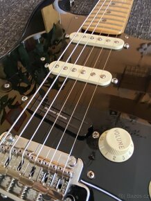 Fender Stratocaster MIM - 4