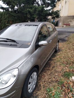 Mercedes Benz B-200 - 4