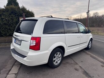 Chrysler Town Country 3,6 2x DVD RT Kůže 2011 - 4