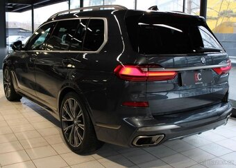 BMW X7 M50d xDrive Laser/360°/ExeDrPr nafta automat - 4