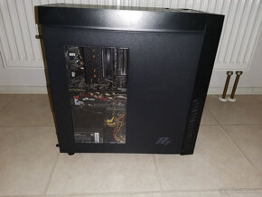 Intel i7 6700, 16 GB RAM, GTX 970 4 GB, SSD 500 GB, HDD 3TB - 4