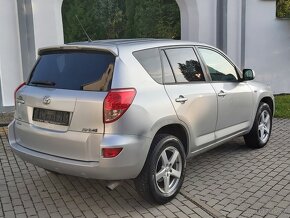 Toyota RAV 4 2.0 benzín, 2009 - 4