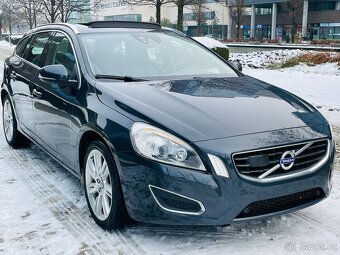 Volvo V60 2.4 D5 4x4 158KW AUTOMAT KAMERA TAŽNÉ SERVISKA - 4