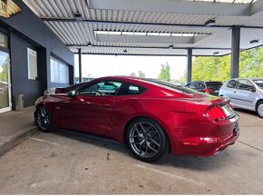 Ford Mustang 5.0 V8 GT - 4