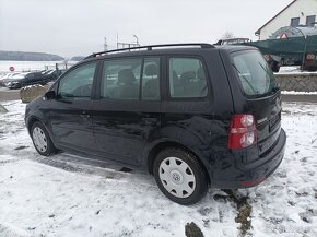 Volkswagen Touran - 4