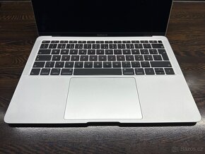 Apple MacBook Air 13,3" 128GB 8GB RAM stříbrný (2018) Retina - 4