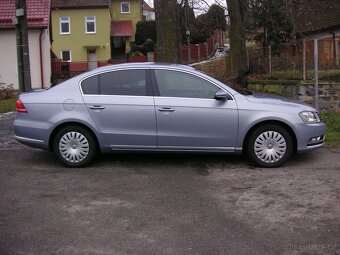 Volkswagen Passat B7 2.0 TDi - Serviska Highline - 4