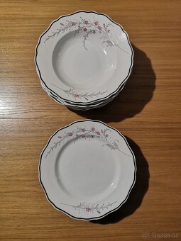 Porcelánové  starodávné talíře - sada - 4