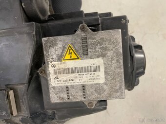 VW Golf 5 predni svetla Xenony R32 - 4