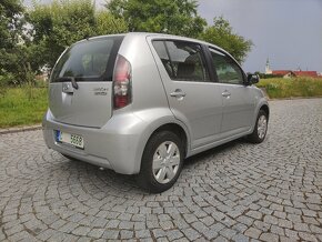 Daihatsu Sirion 1.3i - 4