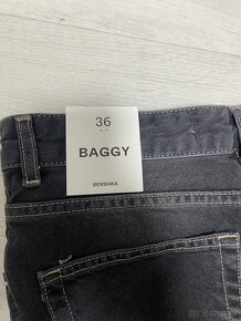 Bershka džíny baggy s hvězdami, nepoužité s vysačkou - 4