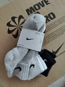 Nike ponožky kotníkové 300Kč/sada=(3+páry) - 4