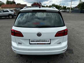 VW GOLF SPORTSVAN 1,6 TDI -- MÁLO KM -- PŮVOD ČR - 4