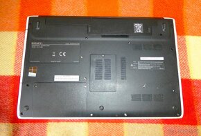 Notebook Sony Vaio SVE151G17M - 4