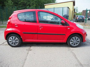 Peugeot 107 1.0 KOUPENO v ČR, 5 dveří - 4