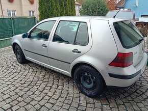 Volkswagen Golf  4 - 4