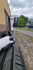 235/55r19 letní pirelli - 4